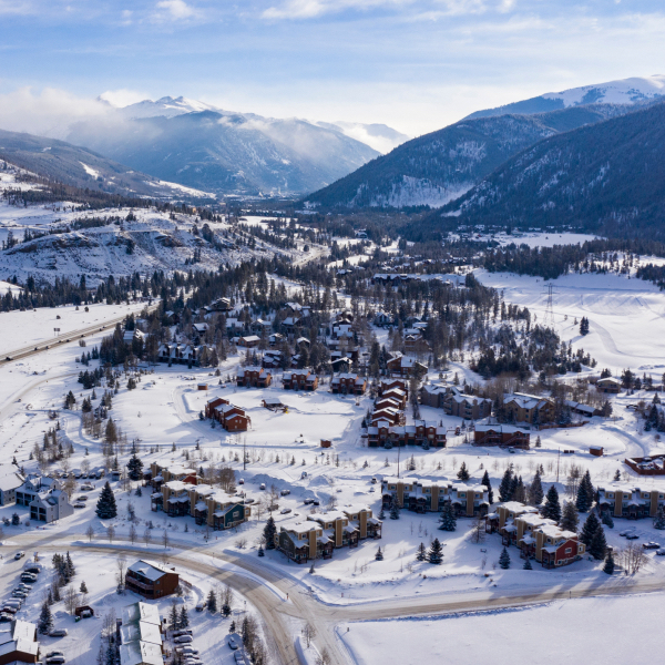 Discover the Ultimate Skiing and Snowboarding Destinations in Colorado